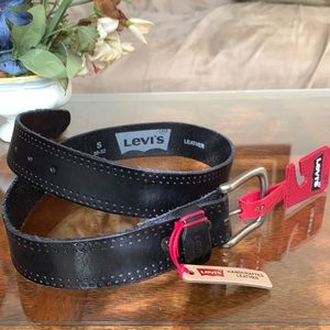 Levi’s Belt Black Leather S Small 30-32 Silver Buckle Levi Rn 129919 Levis 🆕